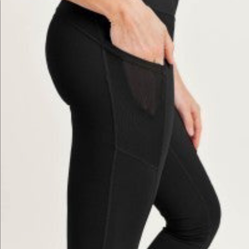 Mono B mesh pocket leggings